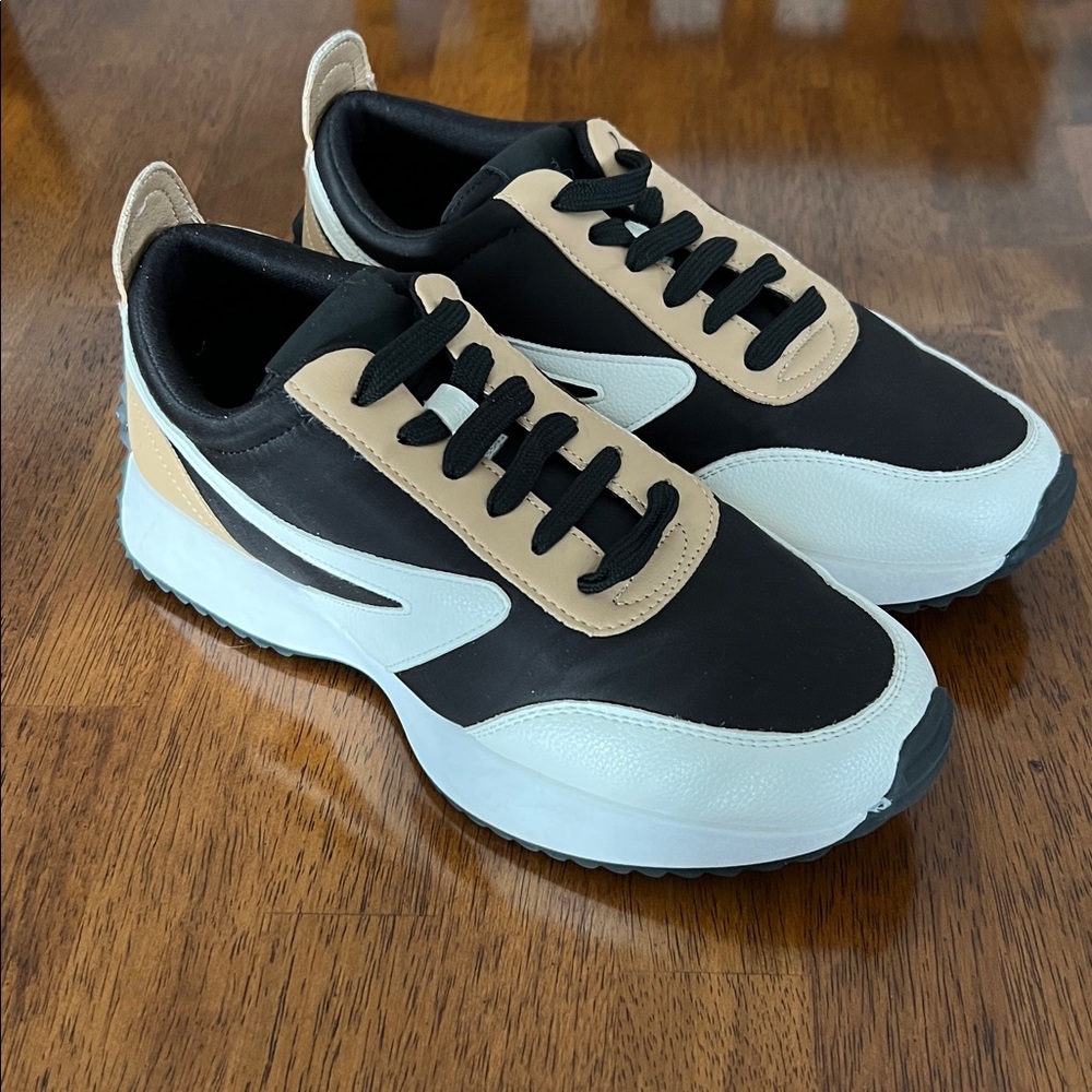 Brooks Sneakers